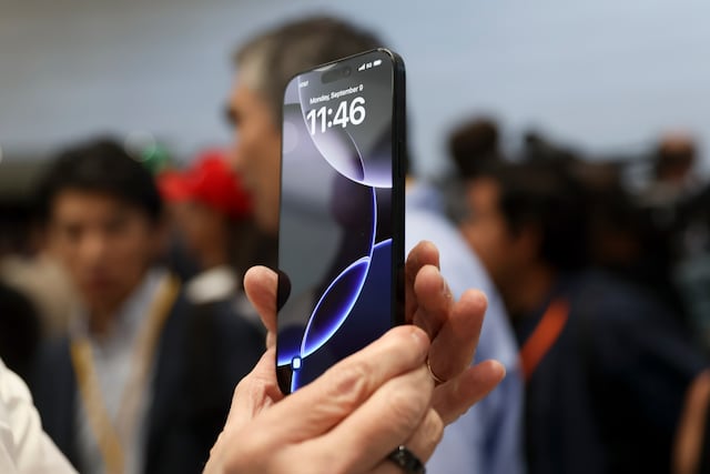 Claro anuncia ofertas de preventa para el nuevo iPhone 16 y 16 PRO