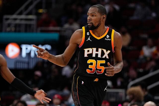 Durant llega a 18 triples dobles en su carrera