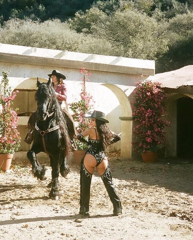 Tras ser criticadas fuertemente Karol G y Becky G parecen haber escuchado a sus fans