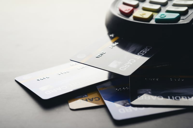 No hay una tarjeta de crédito que sea la mejor para todos. Su elección depende de los hábitos de gasto, las necesidades financieras, el estilo de vida y las metas de cada persona. Foto: Freepik.