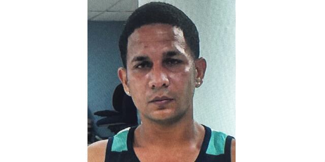 Arrestan a joven por robo en gasolinera de Mayagüez