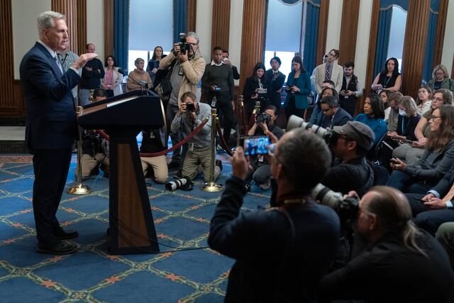 Kevin McCarthy dimite dos meses después de su destitución como presidente de la Cámara de Representantes