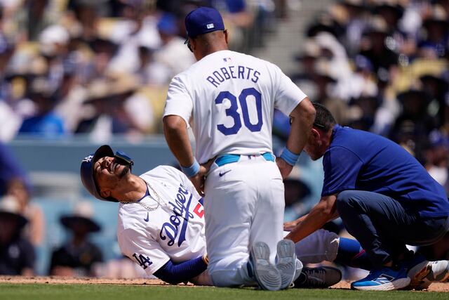Dodgers vencen 3-0 a Reales