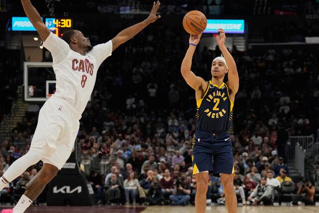 Pacers vencen a Cavaliers en doble tiempo extra