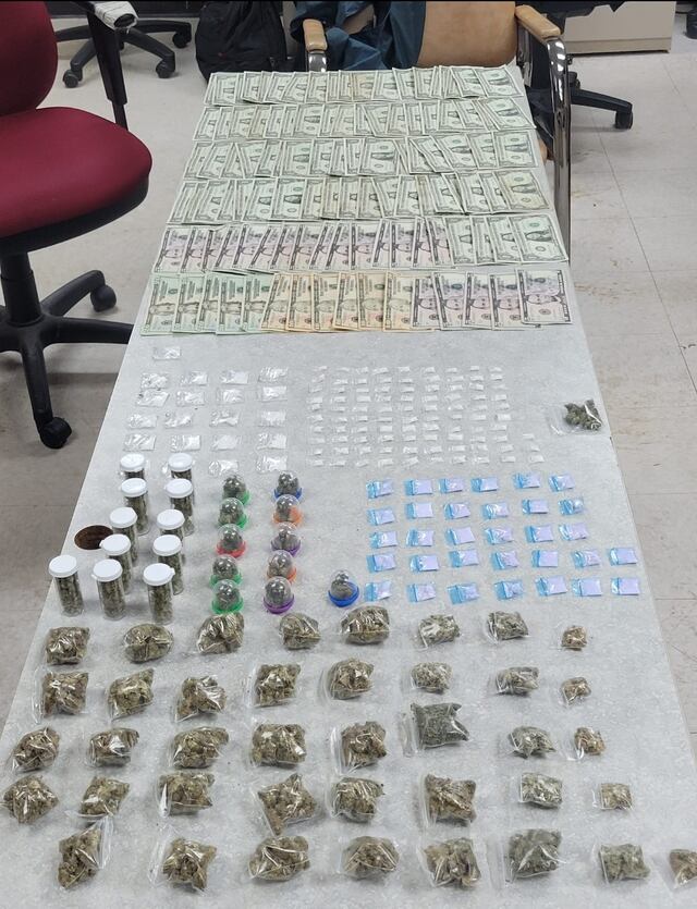 Arrestan a nueve personas en residencial de Arecibo