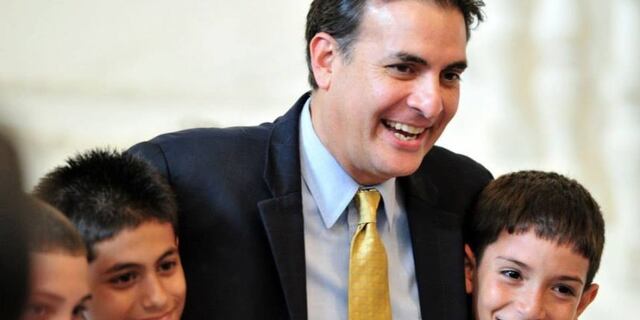 Senado aclara incidente con escolta de Bhatia