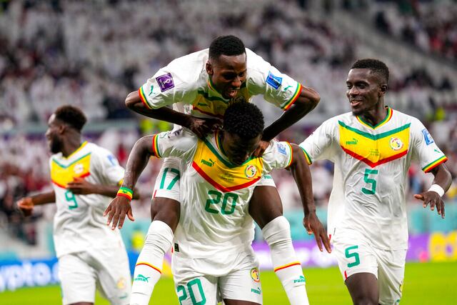 Senegal aniquila a Qatar y lo elimina de su primera Copa del Mundo