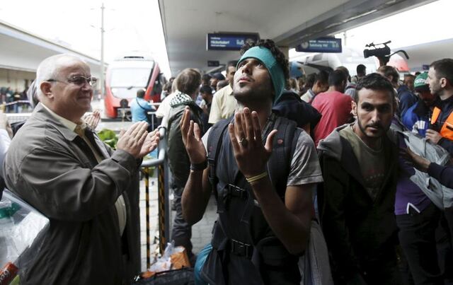 ¿Qué están haciendo los países árabes ricos con los migrantes?