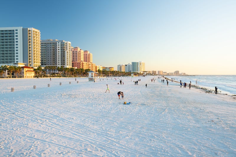 Resguardada en una península siempre soleada, entre la Bahía de Tampa y el Golfo de México, se extiende St. Pete / Clearwater.