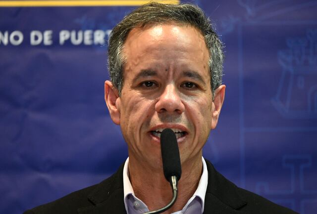 Alcalde de San Juan truena contra falta de comunicación con la AAA