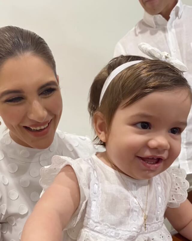 Katiria Soto celebra el bautismo de su hija