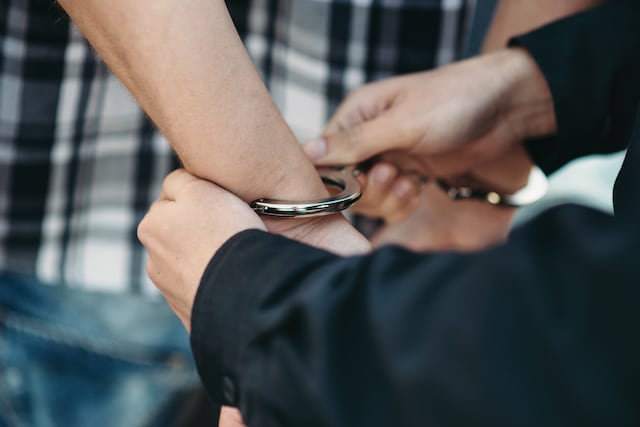 Radican cargos por violencia de género contra joven de 20 años en Ponce