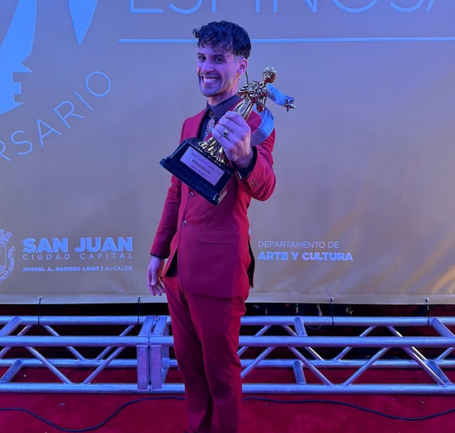 Junqueño recibe el Premio Promesa en los Victoria Espinosa de Teatro