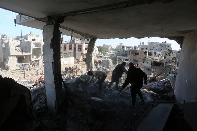 Israel ataca la segunda mayor ciudad de Gaza en una nueva y sangrienta fase de la guerra