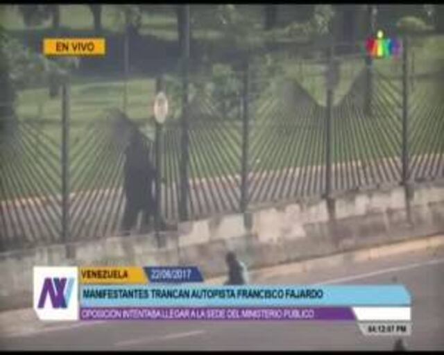 Un joven asesinado por guardias deja nueva jornada de protestas en Venezuela