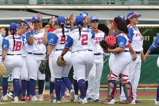 Boricuas apabullan 11-0 a Cuba en el Mundial de béisbol femenino