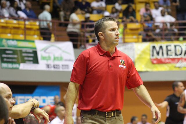 Leones opacan debut de Barea como dirigente