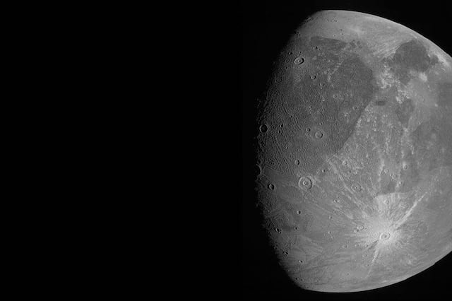 Sonda Juno se acerca y toma fotos de la luna más grande de Júpiter