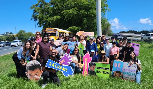 Vuelve campamento frente a Fortaleza tras acusaciones de engaño a proveedores de Educación Especial