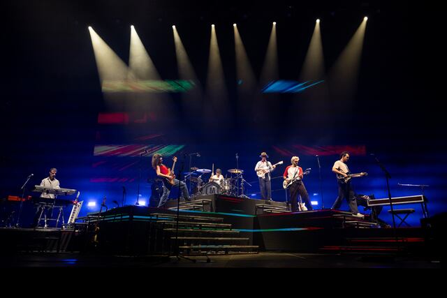 Morat hace vibrar en su debut en el Coliseo de Puerto Rico con el espectáculo “Asuntos Pendientes”