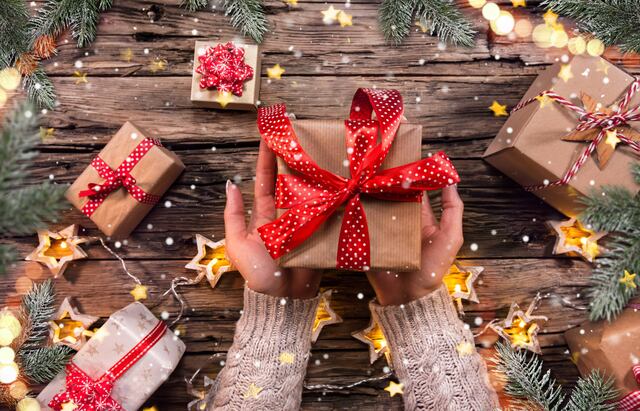 Ideas para organizar los materiales de envolver los regalos