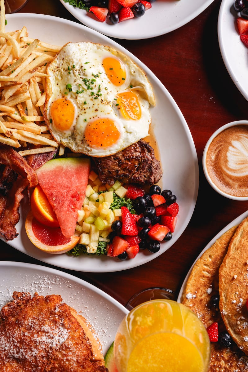 Con localidades en Guaynabo y Dorado, Bottles continúa apostando por una propuesta gastronómica diseñada para compartir en familia, reunirse con amigos o celebrar ocasiones especiales.