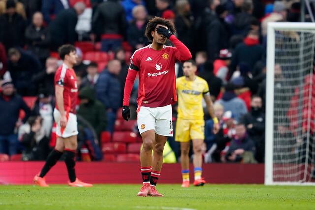 Manchester United pierde otra vez en casa en Liga Premier