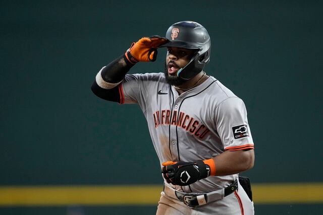 Rangers evitan perder la serie ante Gigantes