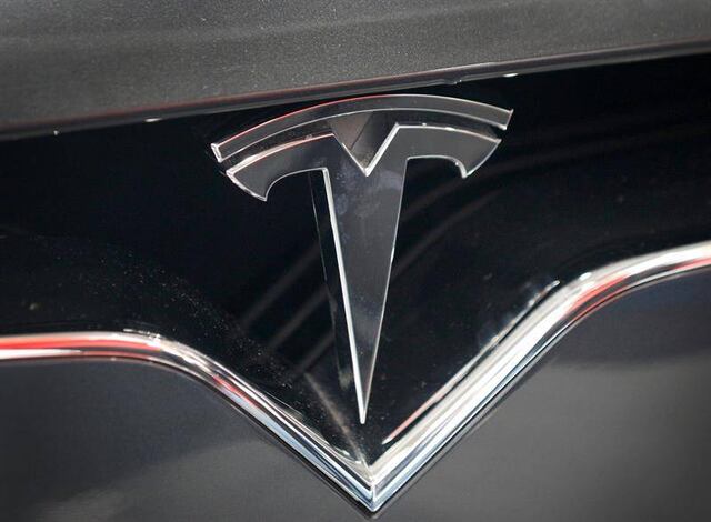 Tesla entrega las 30 primeras unidades de su nuevo vehículo, el Modelo 3