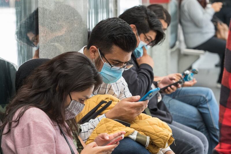 AT&T ofrece planes de 499 pesos mensuales para conectarte a la red 5G, que ofrecen 9 GB para navegar.