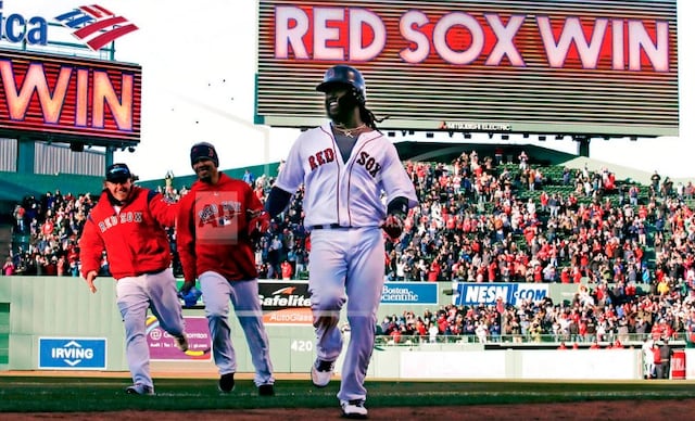 Cora y Medias Rojas continúan su racha de victorias en Boston