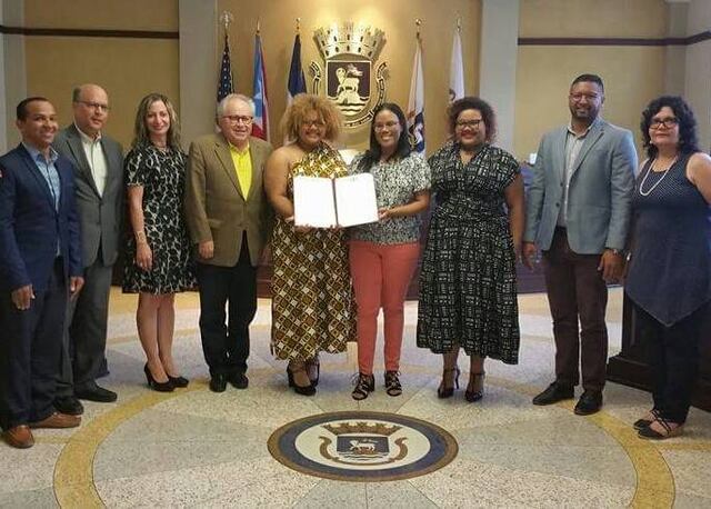 Premian a gemelas por impulsar cultura puertorriqueña