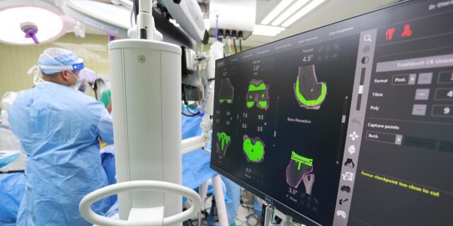 Realizan operación con robot en el Hospital de la UPR