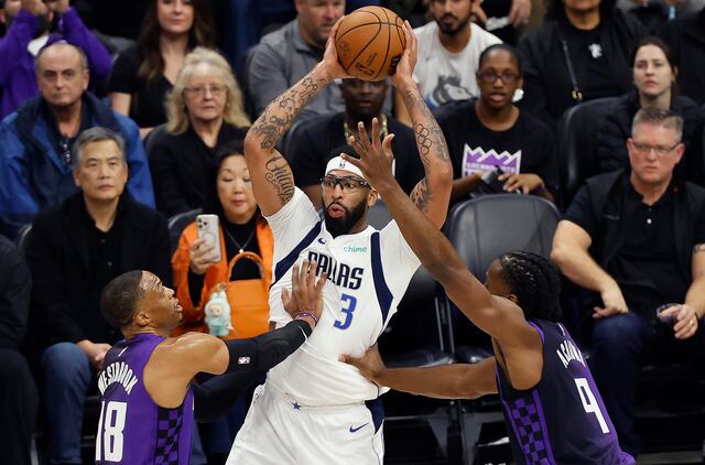 Los Mavericks traspasan a Anthony Davis a los Wizards