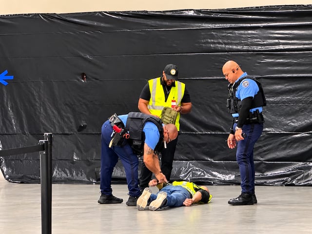 Simulan tirador activo y amenaza de bomba en aeropuerto Luis Muñoz Marín