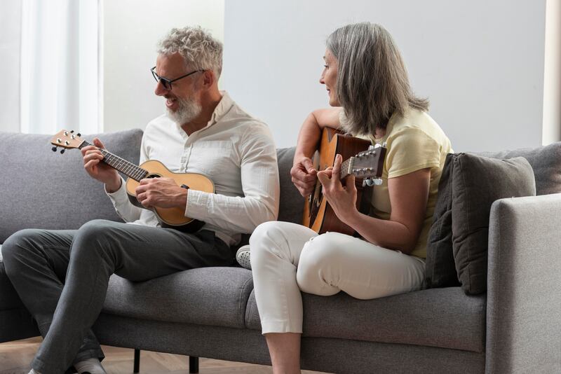 Existe una relación estrecha entre la música y los seres humanos, quienes la han empleado desde la antigüedad con fines sociales, culturales, expresivos y, desde luego, curativos. Foto: Freepik.