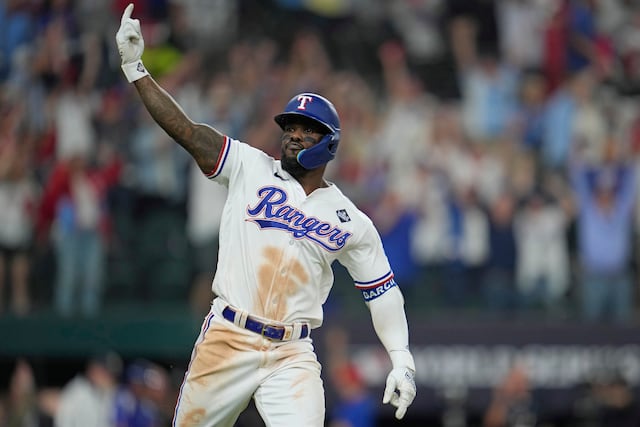 Walk-off de García en la 11ma le da el primer triunfo a los Rangers en la Serie Mundial