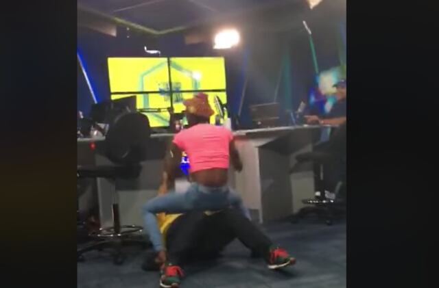 La Valerie le baila a Molusco con mucha pasión