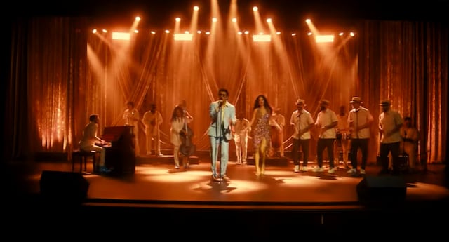 Bad Bunny estrena el video de “Baile Inolvidable”