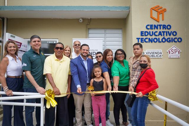 Inauguran Centro Educativo Tecnológico en el residencial San Antonio de San Juan