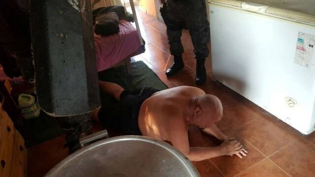 Un hombre de 81 años violó y mantuvo cautiva a una joven