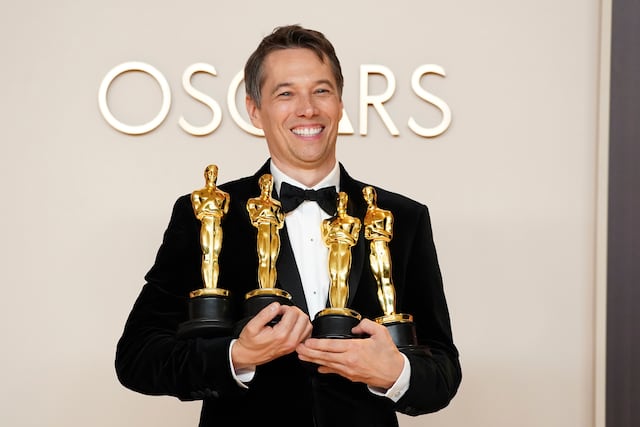 La historia de una Cenicienta de club desnudistas, “Anora”, gana el Oscar a mejor película