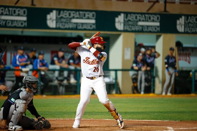Indios derrotan 10-5 a los Senadores con gran actuación de Emmanuel Rivera