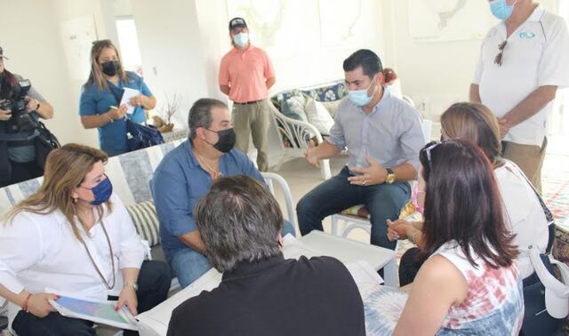 Alcalde busca apoyo para desarrollos en la antigua base de Ceiba