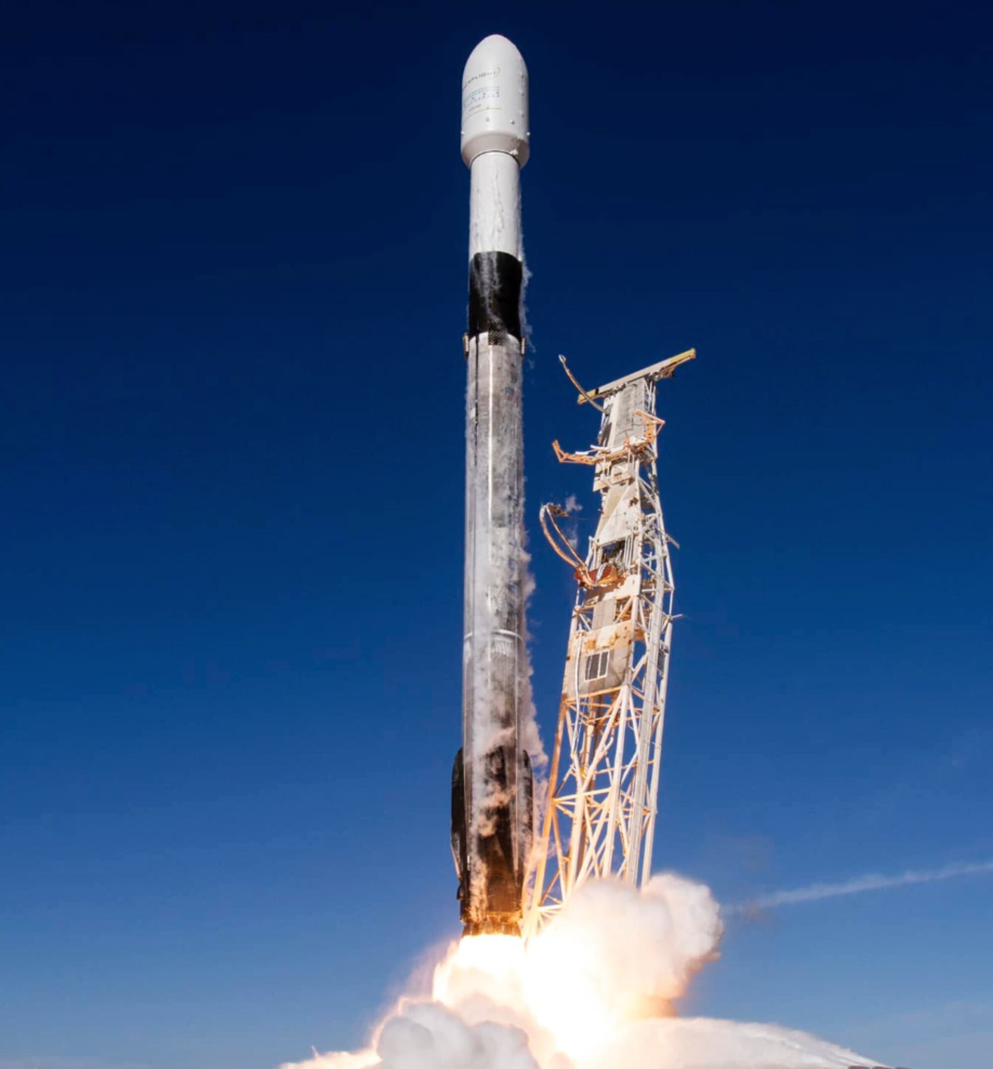 Así se vio el lanzamiento del cohete Falcon 9 desde Puerto Rico | Metro ...