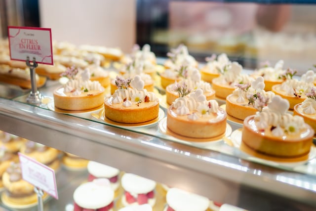 Lucía Patisserie endulza la celebración de los 90 años de Lancôme