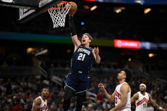 Banchero produce 29 puntos y el Magic supera 111-94 a los mermados Raptors