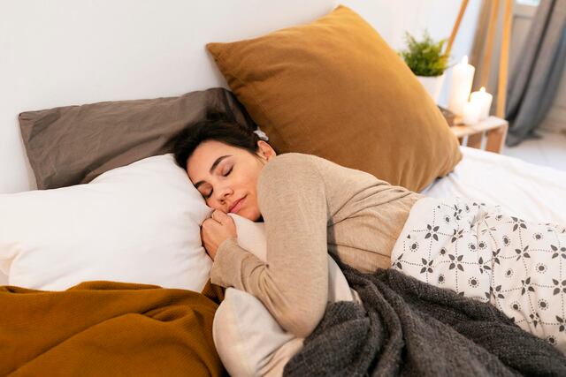 Dormir menos de siete horas al día aumenta 38% el riesgo de muerte, revela estudio