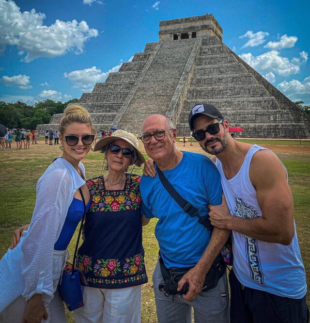 “Pepe” Gámez celebra aniversario de sus padres junto a Madison Anderson
