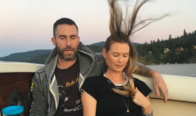 Adam Levine y su esposa esperan su segundo hijo